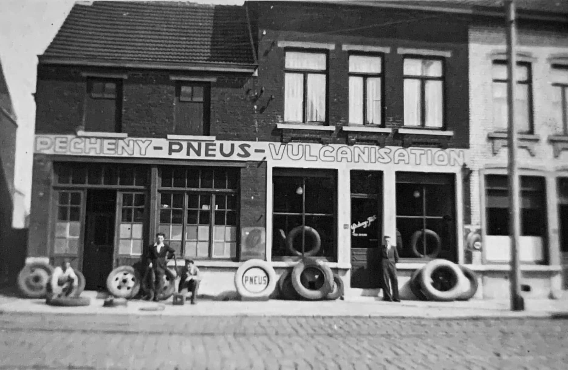 Pecheny Pneus – façade historique circa 1938